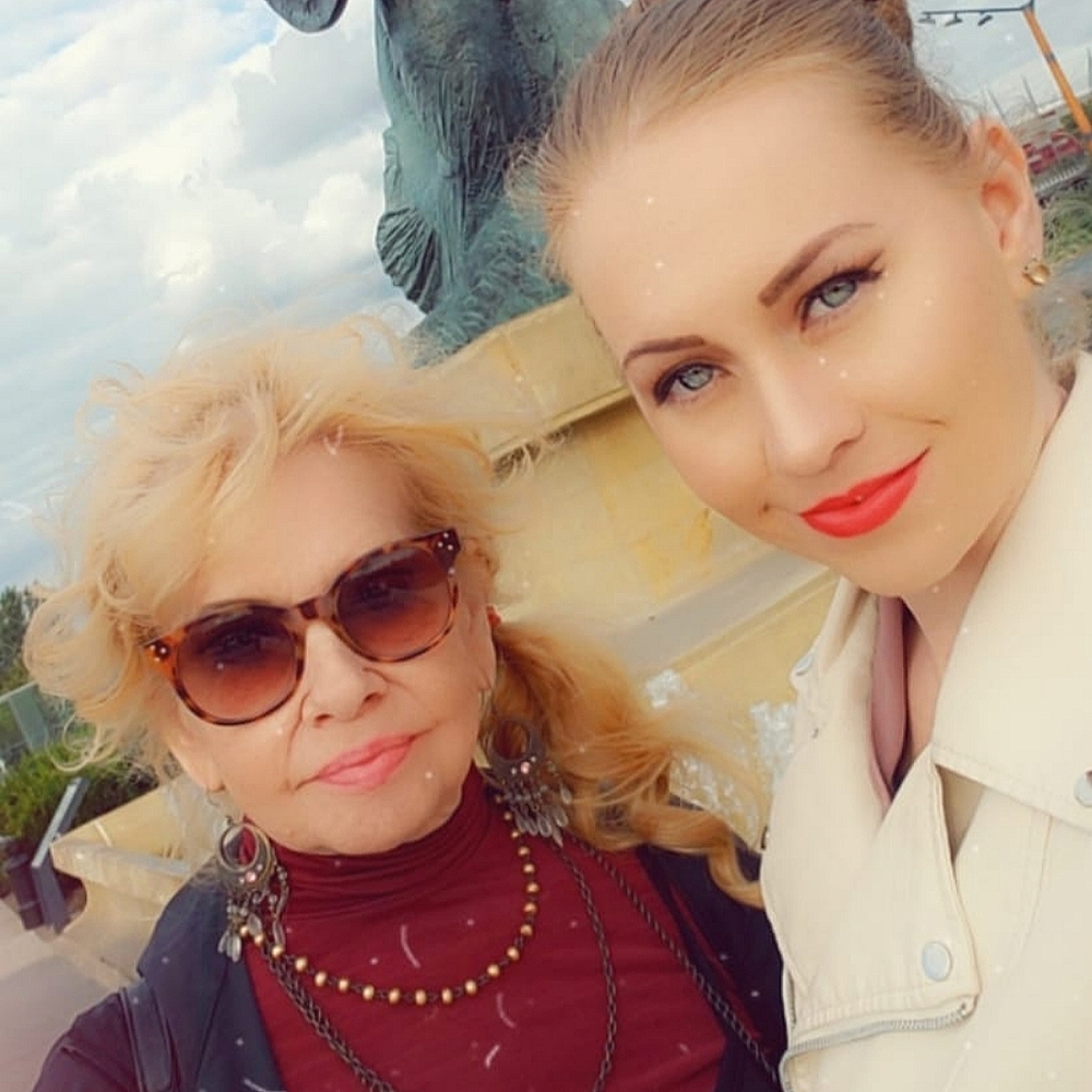 Meet your Posher, Monica